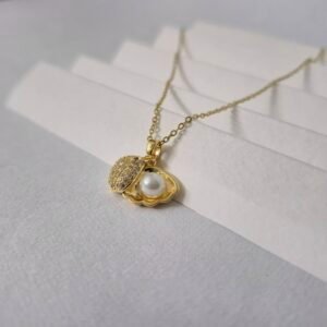 Shell Pearl Necklace