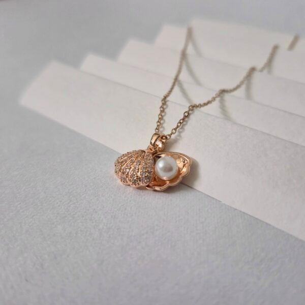 Shell Pearl Necklace - Image 2