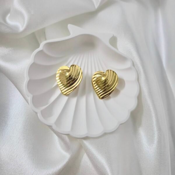 Vionna Gold Earrings