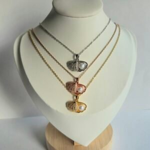 Shell Pearl Necklace